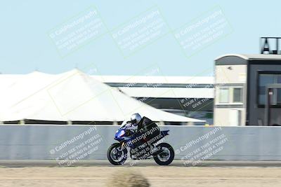 media/Oct-30-2025-Racers Edge (Thu) [[dabbdaf680]]/3-B Group/Session 5 Front Straight Speed/